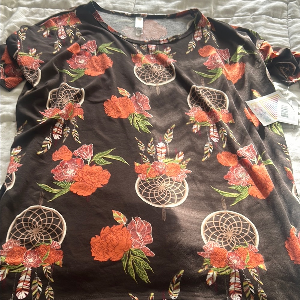 NWT Lularoe‎ Irma top
